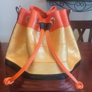 Harveys seatbelt pixar park hopper